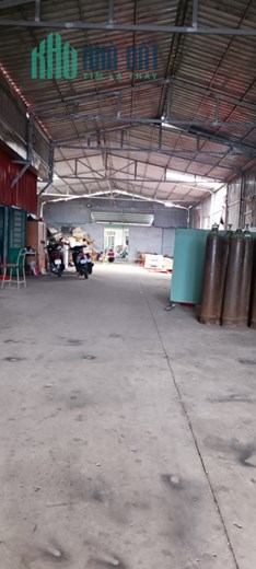 Cho thuê xưởng 1000m2 kèm nhà ở sau xưởng mặt tiền đường nhựa Nguyễn Hữu Trí , Long An