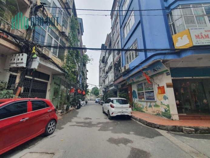 Bán nhà Lô góc  19/5, Hà Đông, Nhà đẹp ở ngay 35m2,4 T giá 4 tỷ.