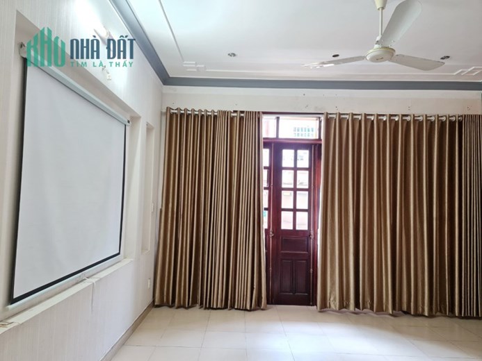 Nhà thuê MT NB Cao Lỗ P4 Q8 5x16m 5 tầng - 26 Trệu / Tháng