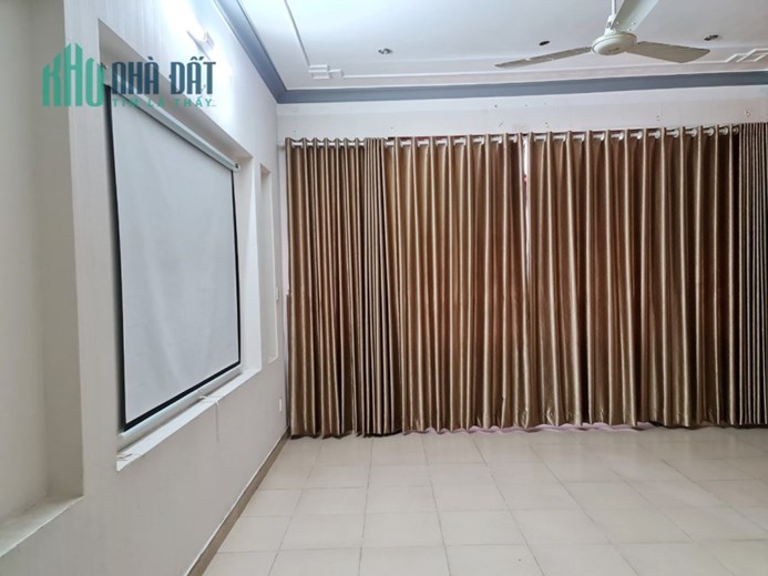 Nhà thuê MT NB Cao Lỗ P4 Q8 5x16m 5 tầng - 26 Trệu / Tháng