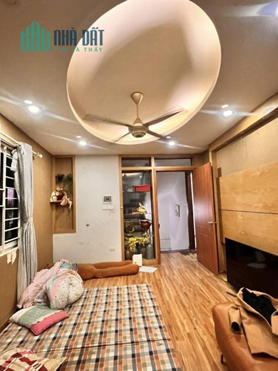 Bán nhà trung tâm Đống Đa kinh doanh sát bãi ô tô 42m*5tầng giá 5tỷ2