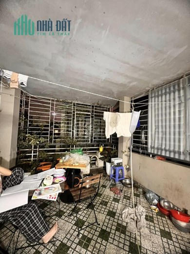 Bán nhà trung tâm Đống Đa kinh doanh sát bãi ô tô 42m*5tầng giá 5tỷ2