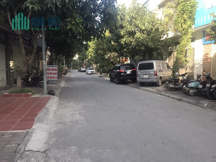 BÁN GẤP ĐÂT MẶT PHỐ PHƯƠNG CANH, KD SẦM UẤT. DT 100M2X9 TỶ. 0979400492