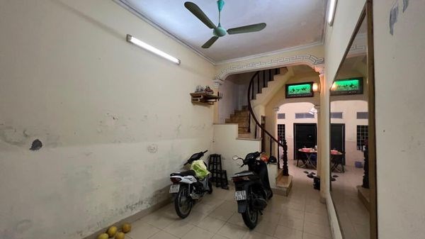 Bán nhà Ngõ 426 Đường Láng - Đống Đa, DT:48m*3 tầng, MT: 3,5m, giá chỉ 6,5 tỷ