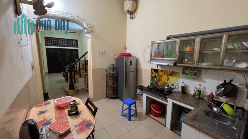 Bán nhà Ngõ 426 Đường Láng - Đống Đa, DT:48m*3 tầng, MT: 3,5m, giá chỉ 6,5 tỷ