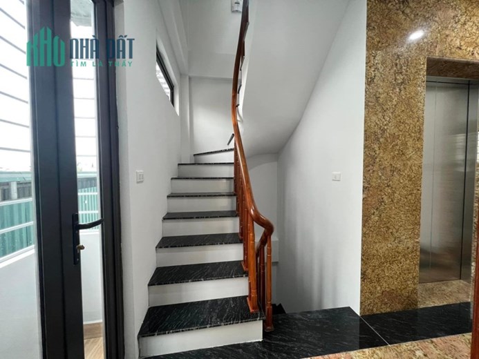 Nhà mới 8 tầng-thang máy Lê Trọng Tấn-Thanh Xuân-45mx8 tầng-lô góc-ở ngay 10,5  tỷ