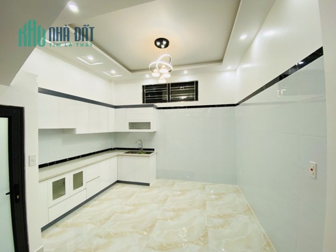 Bán nhà xây mới ngõ cực nông, diện tích 43m x 4 tầng, GIÁ 3.15 tỉ tại ngõ 225 Ngô Gia Tự