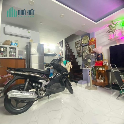 Chủ Kẹt Tiền Bán Gấp Nhà Tôn Thất Thuyết Quận 4 DT 25m Nhà 2 Tâng. Hẻm Thông Thoáng Giá 3 Tỷ Nhỉnh