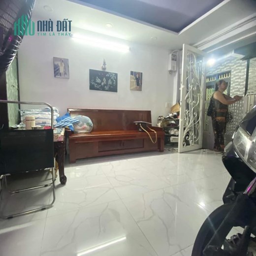 Chủ Kẹt Tiền Bán Gấp Nhà Tôn Thất Thuyết Quận 4 DT 25m Nhà 2 Tâng. Hẻm Thông Thoáng Giá 3 Tỷ Nhỉnh