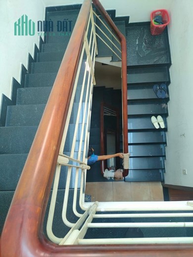 chính chủ gấp bán nhà đường tân sơn nhì, hẻm xe hơi, 57m2 chỉ 6 tỷ, nhà 2 giếng trời mát mẻ