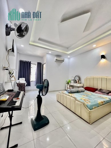 Bán Nhà 5 Tầng ,62m2, Tân Hương , Tân Phú, Hẻm Xe Hơi, Ngộp Bank