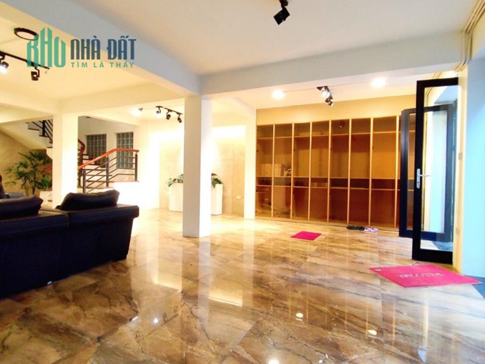 BÁN NHÀ TRUNG KÍNH CẦU GIẤY 7 TẦNG THANG MÁY 68M Ô TÔ TRÁNH  KD SẦM UẤT CHỈ 16 TỶ LH0975124520