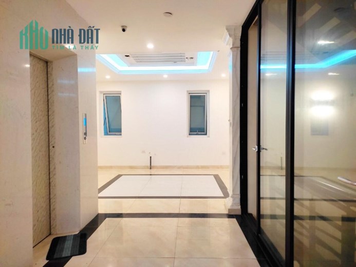 BÁN NHÀ TRUNG KÍNH CẦU GIẤY 7 TẦNG THANG MÁY 68M Ô TÔ TRÁNH  KD SẦM UẤT CHỈ 16 TỶ LH0975124520