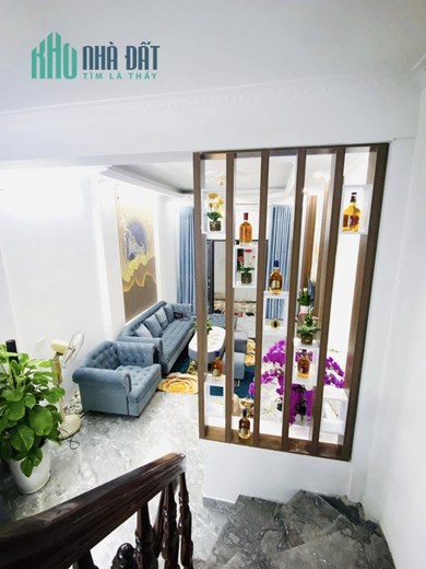 CHỈ 30M RA MẶT PHỐ - RẺ NHẤT HAI BÀ TRƯNG - DT: 35/40M2 - 3 TẦNG - MT: 3.7M - 4 PHÒNG NGỦ - NHÀ ĐẸP