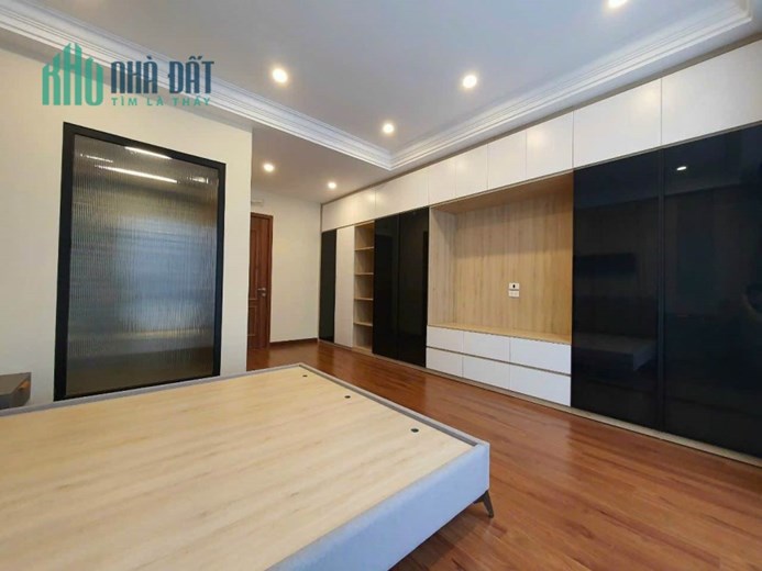 PHỐ VÍP NGUYỄN SƠN, LONG BIÊN, NHÀ ĐẸP 6 TẦNG THANG MÁY XỊN XÒ, GARA Ô TÔ.