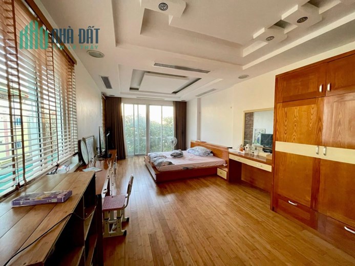 Bán nhà Hoàng Cầu, 5 Tầng, 40m2, Ô tô, Kinh doanh, Văn Phòng, Đống Đa, 7,9 tỷ