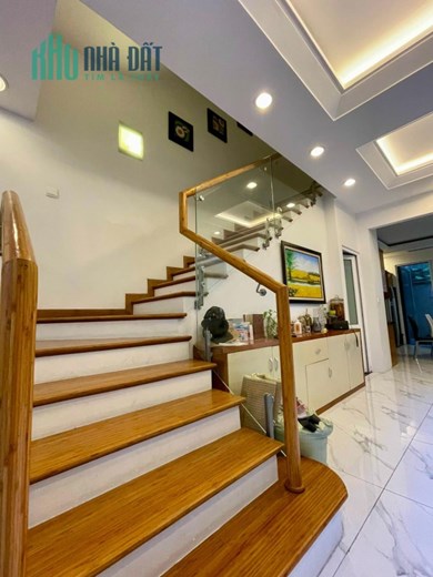 Bán nhà Hoàng Cầu, 5 Tầng, 40m2, Ô tô, Kinh doanh, Văn Phòng, Đống Đa, 7,9 tỷ