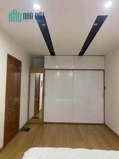 Bán nhà Mặt tiền đường Nguyễn Lộ Trạch, Quận Hải Châu. Nhà 4 tầng, DT 84 m2. Đường 7,5 m. Phố đi bộ