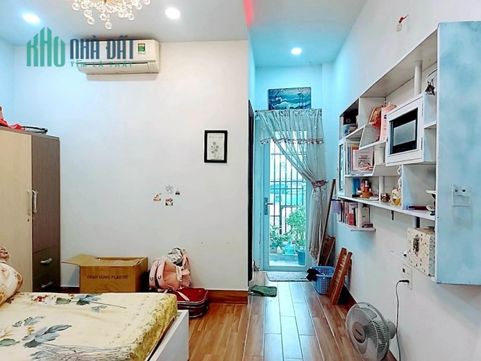 Bán Nhà Út Tịch - 45m2 - 3 tầng - Hẻm 6m XH vô nhà
