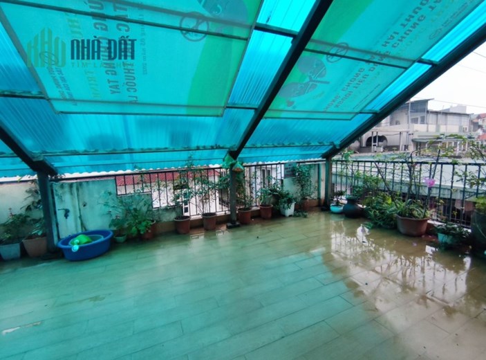 Bán nhà phố Hào Nam quận Đống Đa, lô góc 75m, 18m mặt tiền, kinh doanh chỉ 21.5 tỷ