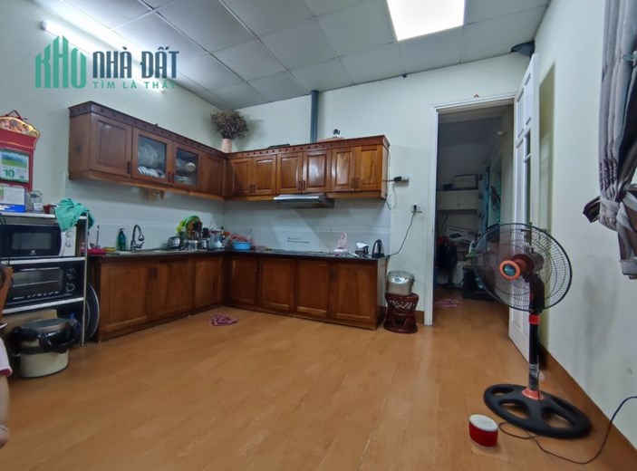 Bán nhà phố Hào Nam quận Đống Đa, lô góc 75m, 18m mặt tiền, kinh doanh chỉ 21.5 tỷ
