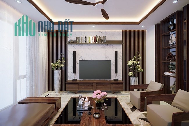 Bán nhà Mặt tiền đường Núi Thành, Quận Hải Châu. Nhà 3 tầng, DT 82 m2. Đường 10,5 m. Gần Công viên