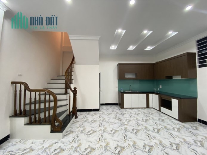Gia Đình cần BÁ N nhà cạnh phố Bà Triệu, mặt phố kinh doanh, ô tô vào nhà, 6PN, 5T