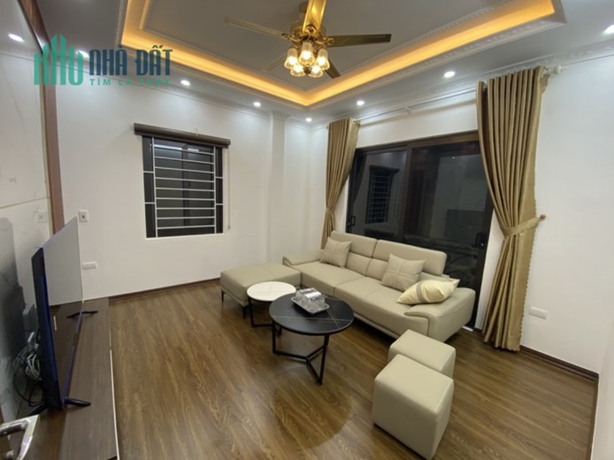 Gia Đình cần BÁ N nhà cạnh phố Bà Triệu, mặt phố kinh doanh, ô tô vào nhà, 6PN, 5T