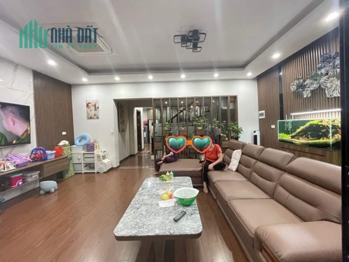 Mặt phố Nguyễn Văn Cừ, Hồng Tiến sầm uất gần BV Tâm Anh, MT rộng 7m, 72m2 chỉ 21.68 tỷ. 0989626116