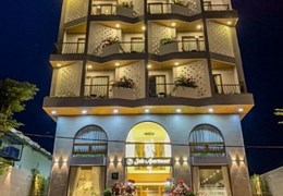 Tòa khách sạn 380m2 6 tầng 2,4 tỷ mỗi năm