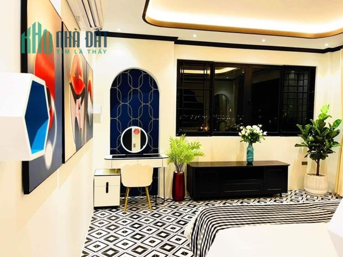 Tòa khách sạn 380m2 6 tầng 2,4 tỷ mỗi năm