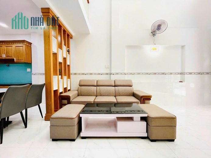 ✅ Vị Trí Nhà Đường Phan Huy Ích F12 Gò Vấp 
Hẻm 5m Thông Xe Hơi . 
Mở Văn Phòng Hoặc Buôn Bán Hàng