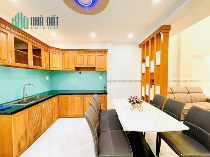 ✅ Vị Trí Nhà Đường Phan Huy Ích F12 Gò Vấp 
Hẻm 5m Thông Xe Hơi . 
Mở Văn Phòng Hoặc Buôn Bán Hàng