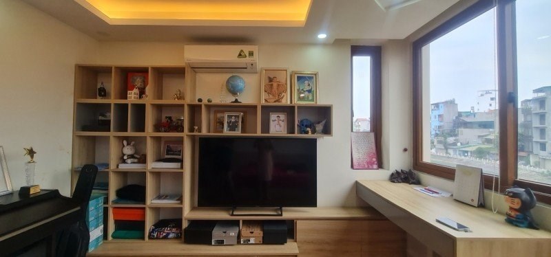 NHÀ PHỐ NGỌC LÂM, SÁT ĐƯỜNG HỒNG TIỀN, VIEW HỒ