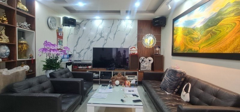 NHÀ PHỐ NGỌC LÂM, SÁT ĐƯỜNG HỒNG TIỀN, VIEW HỒ
