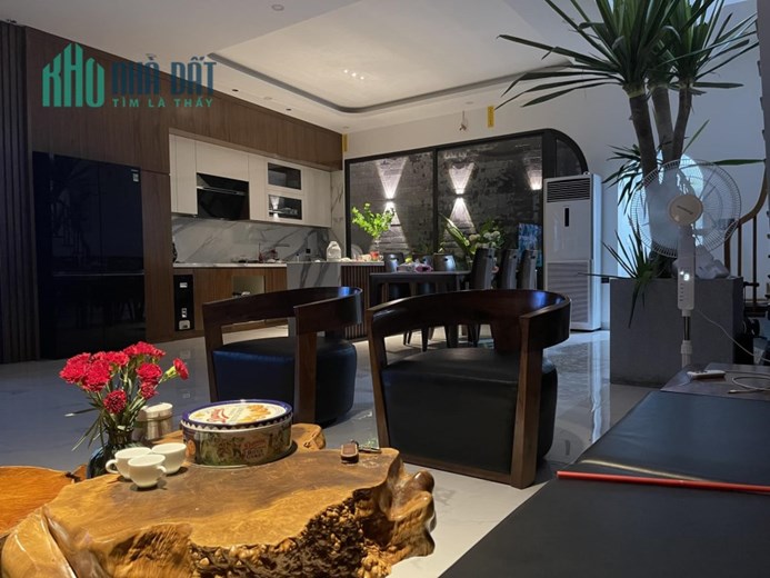 BÁN NHÀ MẶT PHỐ TRẦN BÌNH, KD SẦM UẤT. DT 82M2, GIÁ 17 TỶ. 0979400492