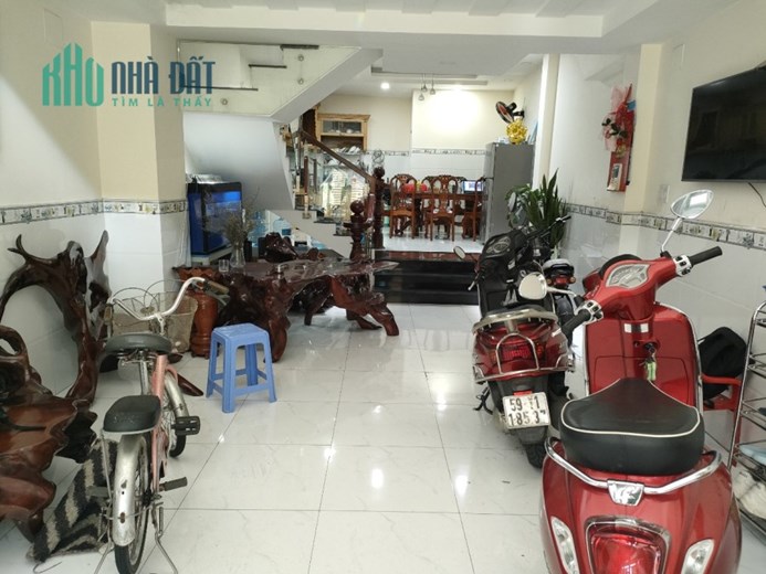 Bán Nhà Đường Hoàng Bật Đạt, 4,5x13,5m, 4,5 Tầng, Hẻm 6m