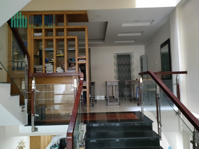 Bán Nhà Đường Hoàng Bật Đạt, 4,5x13,5m, 4,5 Tầng, Hẻm 6m