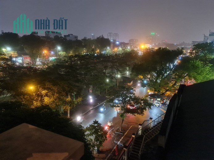 Bán nhà Mặt phố Nguyễn Ngọc Vũ 86m 4 tầng mặt tiền 8.5m ô tô tránh 15 tỷ lh 0975124520