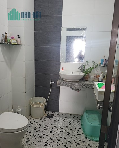 Bán căn hộ CC KCN Tân Bình thuộc quận Tân Phú, Tp HCM 79m2 giá 1tỷ980