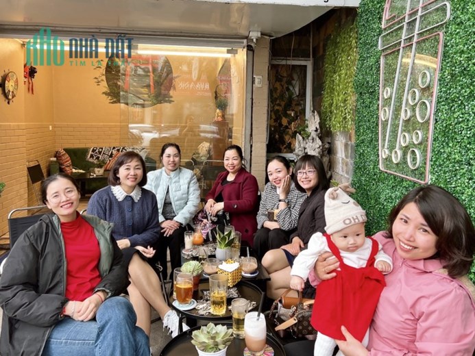 quán cafe 79 hai bà trưng (mặt đường) gần ngã tư lê duẩn cửa nam
