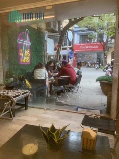 quán cafe 79 hai bà trưng (mặt đường) gần ngã tư lê duẩn cửa nam