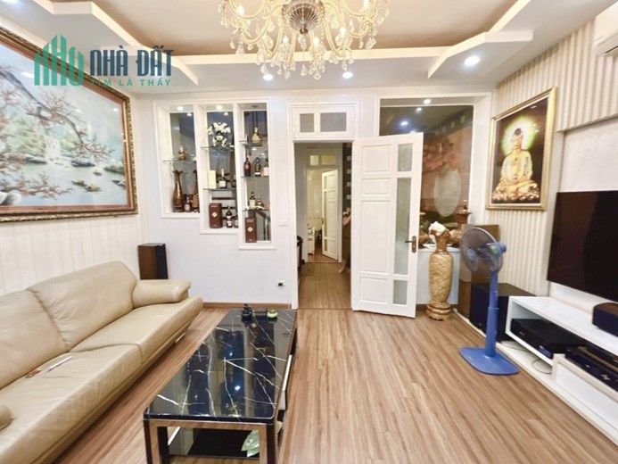 Bán nhà mặt ngõ Hoàng Cầu-ô tô tránh-ngõ thông kinh doanh-50mx5 tầng.mặt tiền 5m giá 10 tỷ hơn