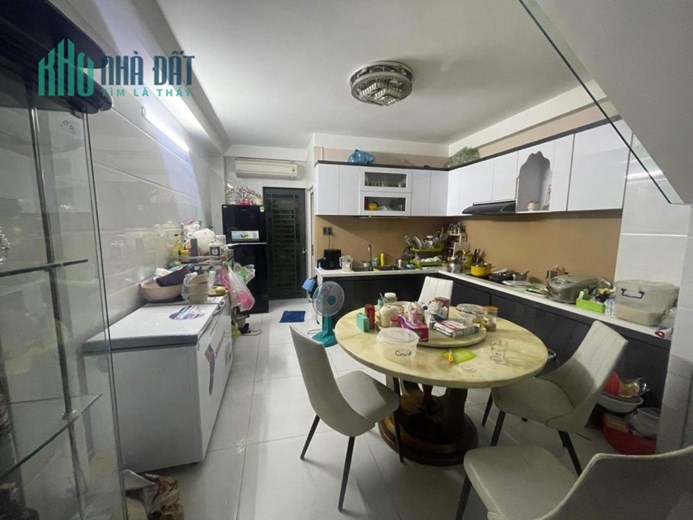 Bán nhà đẹp ngộp 5 tầng oto thông khu phân lô sát quận 5 quận 1 1 trục 7 tỷ 4 TL tốt