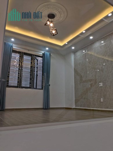 Bán nhà phố Tiền Phong - Hải An, diện tích 75m x 4 tầng, sân cổng riêng, GIÁ 4.3 tỉ ngay mặt đường