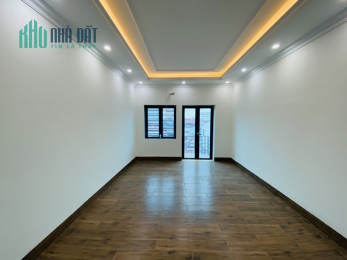 Bán nhà 5 tầng có 8 phòng ngủ khép kín, đường ô,tô ngay mặt đường Nguyễn Bỉnh Khiêm giá 6.8 tỉ