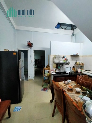 Bán nhà HXH đường Đỗ Công Tường, Tân Phú, 69m2, 4x17, 2 tầng, 3PN, chỉ 6.3 tỷ TL chính chủ.