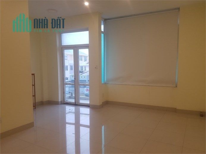 Cho thuê mặt tiền 1 trệt 1 lầu đường 30/4, tp.vũng tàu góc ngã 3 đông đúc
