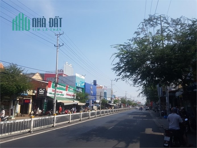 Cho thuê mặt bằng đường 30/4 ngang 8m, nhà đẹp trục đông đúc