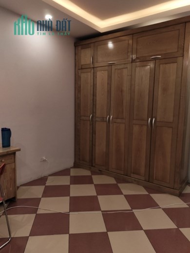 Cho thuê văn phòng nhà mặt phố số 8 Xuân Tảo ( ngay ngã tư Hoàng Quốc Việt và Nguyễn Văn Huyên);